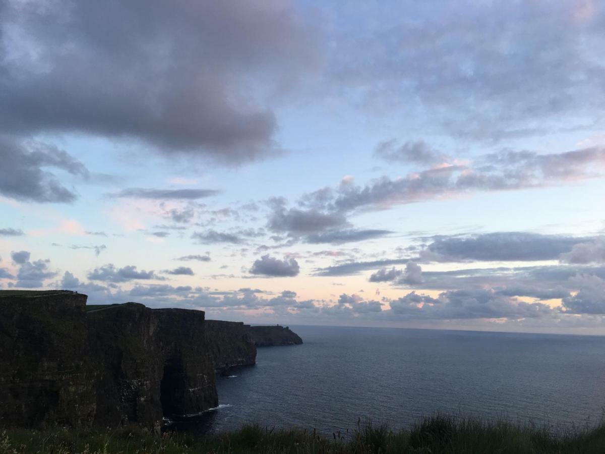Conway'S Cottage With Sea View Nestling By Cliffs-Of-Moher Лисканнор Экстерьер фото